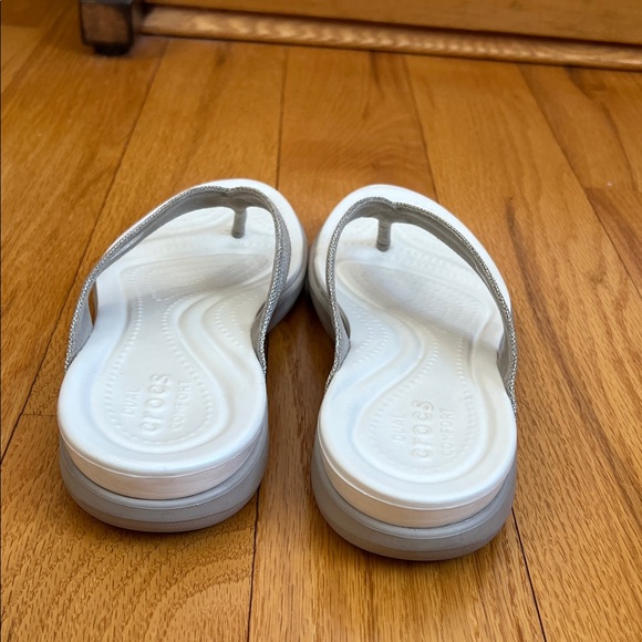 CROCS Metallic Silver, Tan, and White Getaway Glitter Flip Flops - Picture 3 of 5